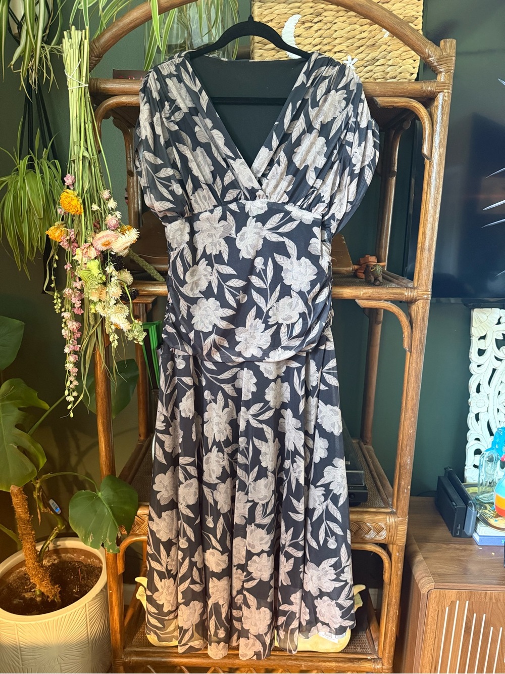 OVVABABY Floral Midi Dress